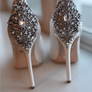 Elegant Badgley Mischka® Kiara crystal heel pumps 8.5 $245